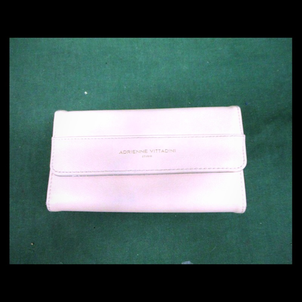 ✂️Final Price Cut✂️Adrienne Vittadini pink wallet